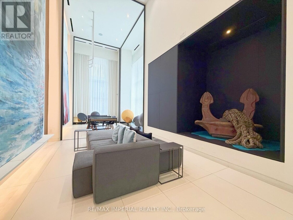 Primary Photo - 20 Richardson St