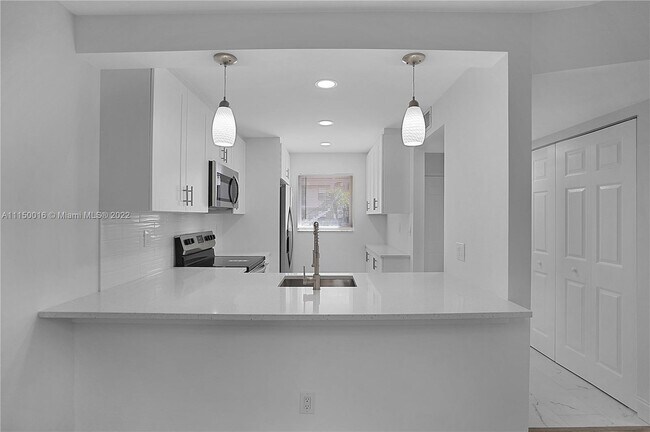 Foto del edificio - 9395 Boca Cove Cir