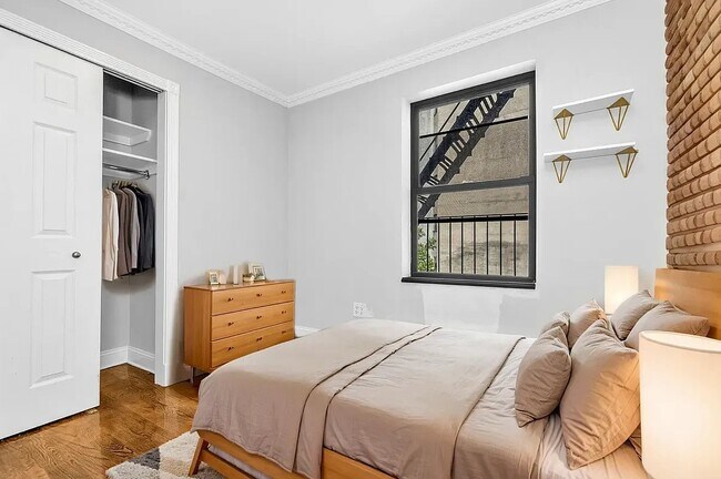 Foto del edificio - 248 Mott St