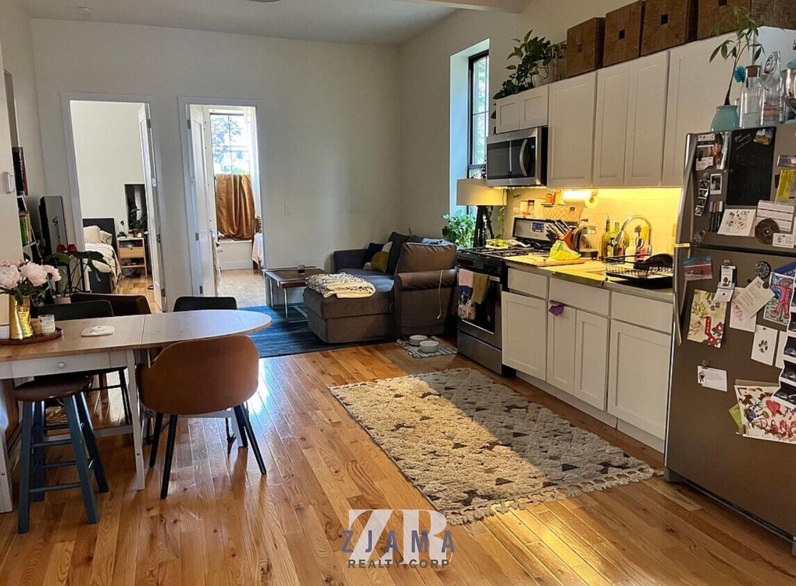 Foto principal - 338 Clifton Pl