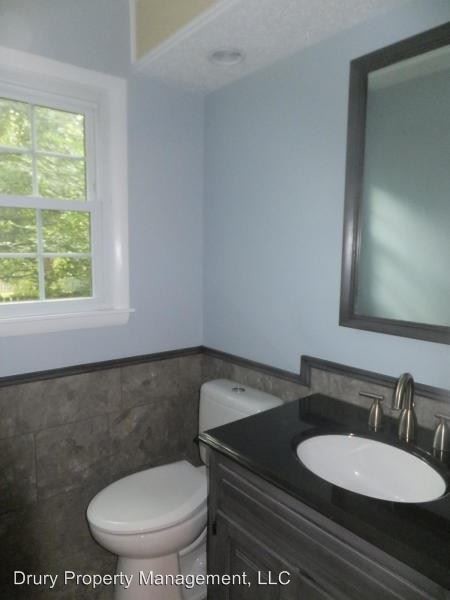 Building Photo - 5 br, 3.5 bath House - 1346 S. Raintree Place