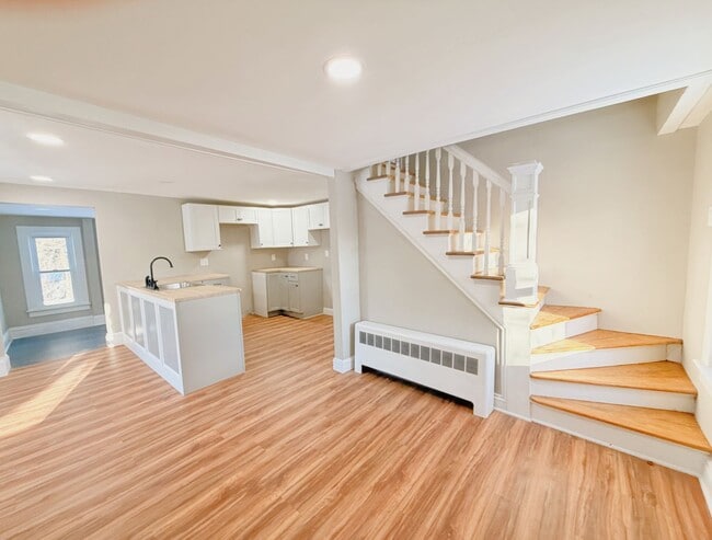 Building Photo - Modern Renovated 2-Bedroom Single-Family Home with Large Yard and Laundry Hook-Ups