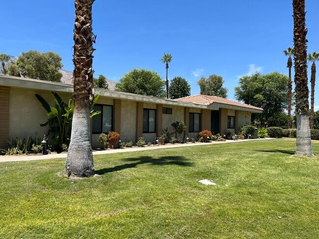 Foto del edificio - 2288 Oakcrest Dr