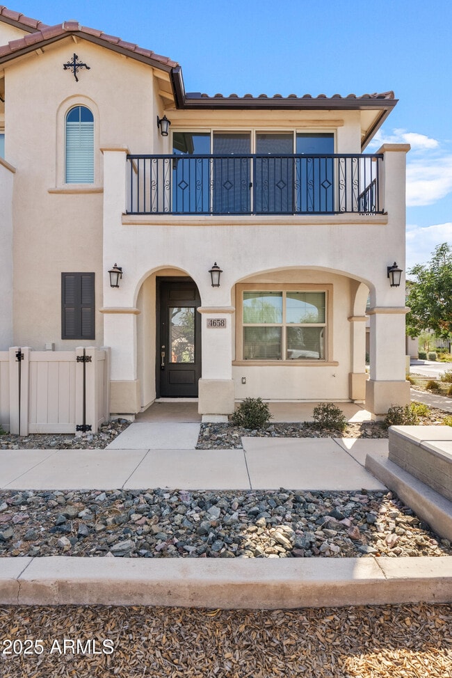 Building Photo - 4658 S Vapor