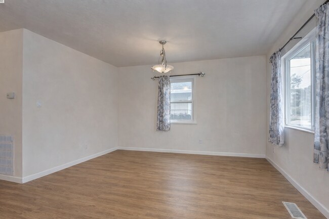 Foto del edificio - 371 Riverside Ave