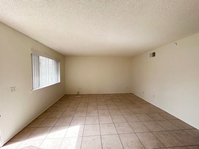 Foto del edificio - 72770 Willow St