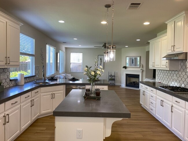 Photo - BEAUTIFUL TWO STORY MERCED HOME FOR RENT!