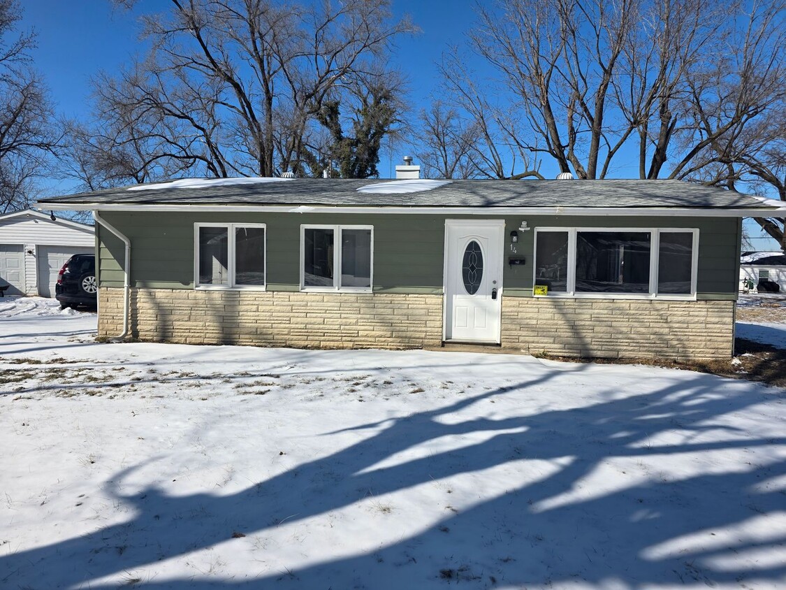 Foto principal - Nicely Updated 3 BD/1BA