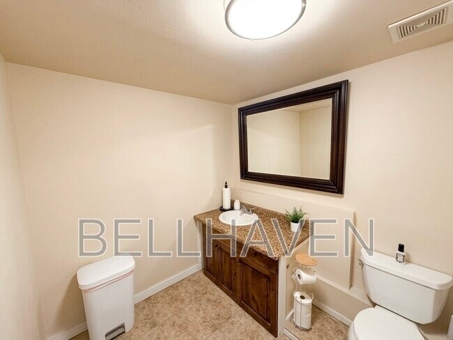 Foto del edificio - 134 W Main St