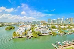 Foto del edificio - 400 Kings Point Dr