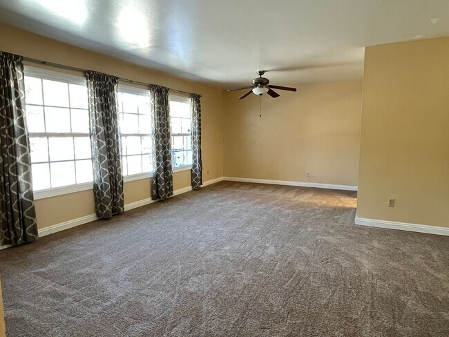 Building Photo - 3-bedroom 2-bathroom House for Rent in Riverside