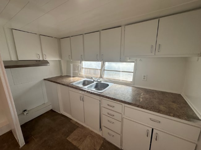 Building Photo - 1 bedroom, 1 bath Mobile Home