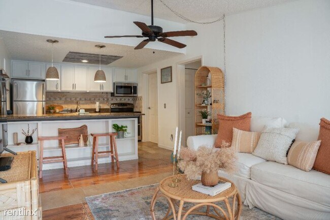 Foto del edificio - 1 br, 1 bath Condo - 533 7th Pl 533 Unit 533