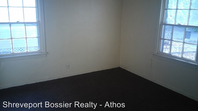 Building Photo - 3048 Midway St