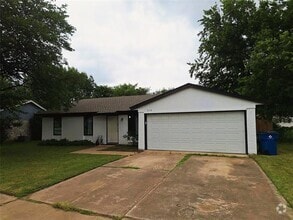 Building Photo - 316 N Heights Dr