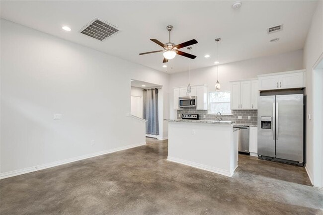 Building Photo - 811 Gunter St