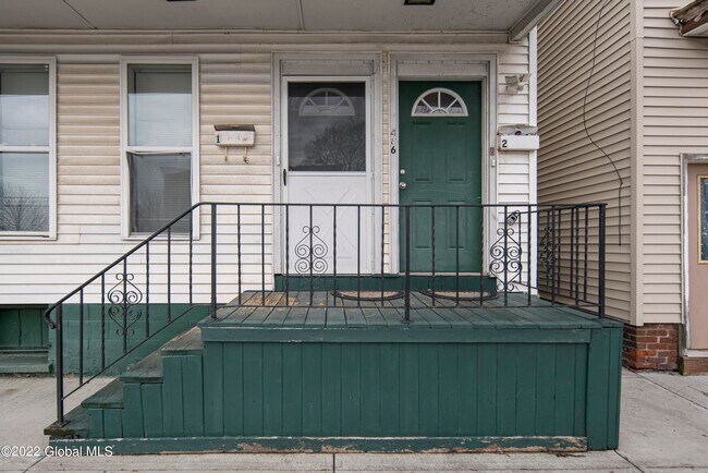 Building Photo - 486 5th Ave