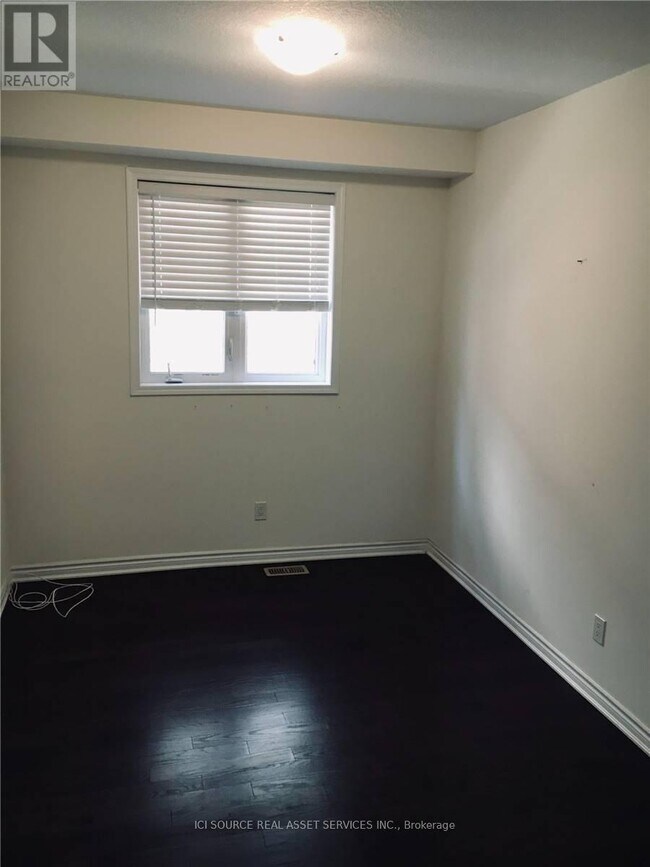 Building Photo - 459 Equestrian Way