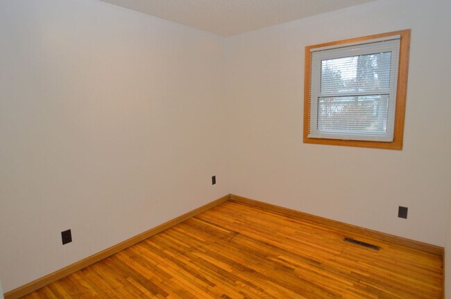 Foto del edificio - 5 Bedroom House for Rent