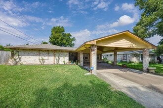 Building Photo - 8403 Meadowshire St