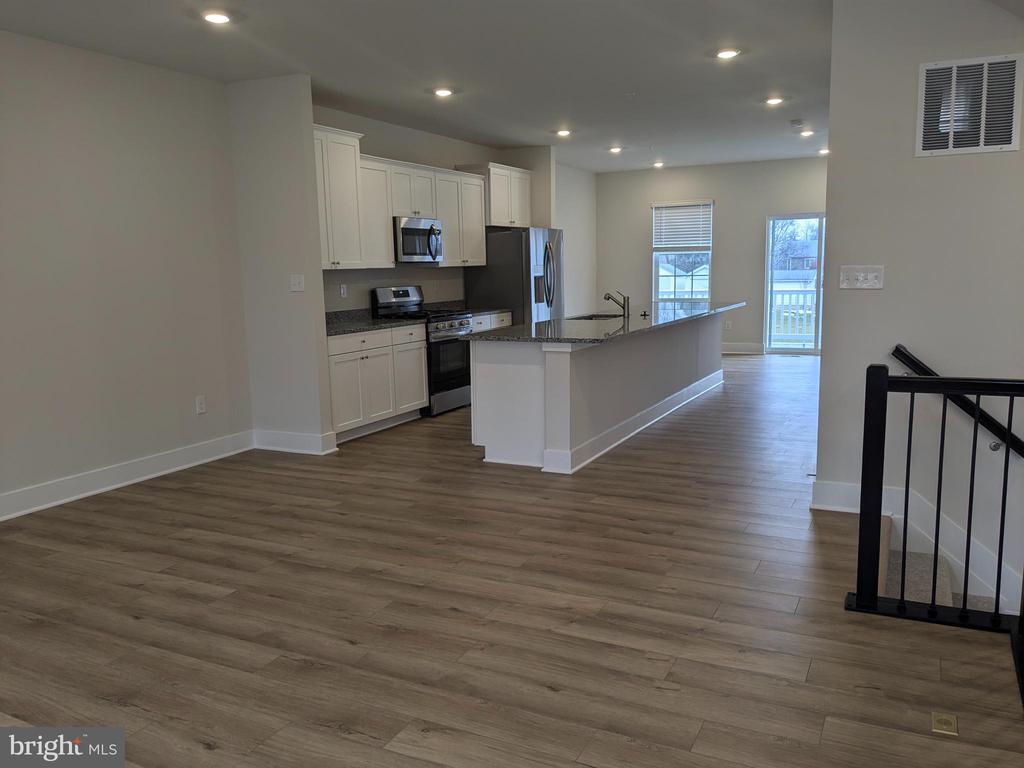 Foto principal - 8806 Divot Ln