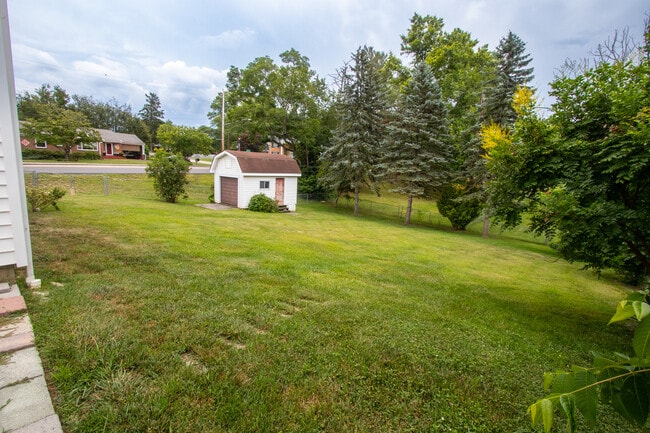 Fenced yard - 501 Fairview Ave