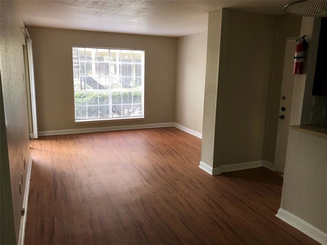 Building Photo - 9800 Braeburn Glen Blvd