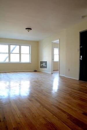 Building Photo - 30th Avenue | Crescent Street | 3/1.5