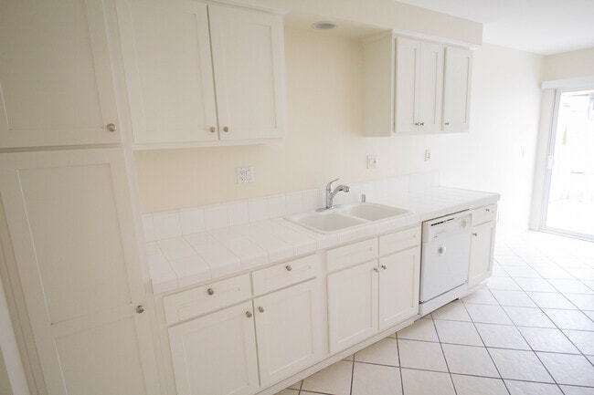 Kitchen (left) - 2224 Curtis Ave