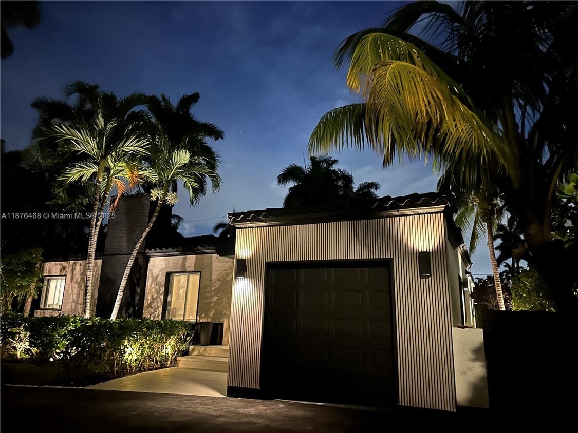 Foto principal - 7700 Coquina Dr
