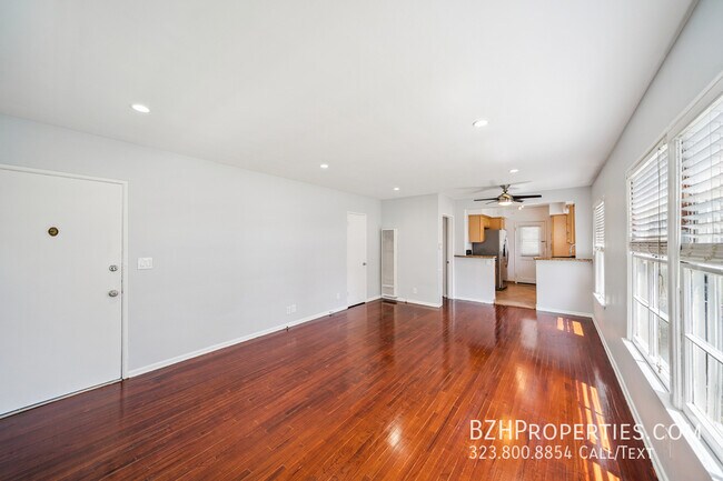 Foto del edificio - 5335 Vantage Ave
