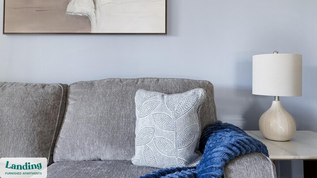 Foto del edificio - 100 Crossing Blvd