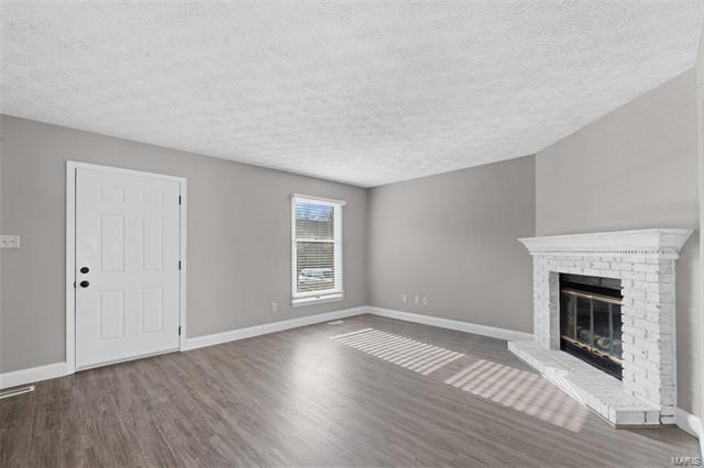 Foto del edificio - 213 Deer Hollow Ct