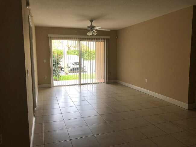 Building Photo - 4041 San Marino Blvd