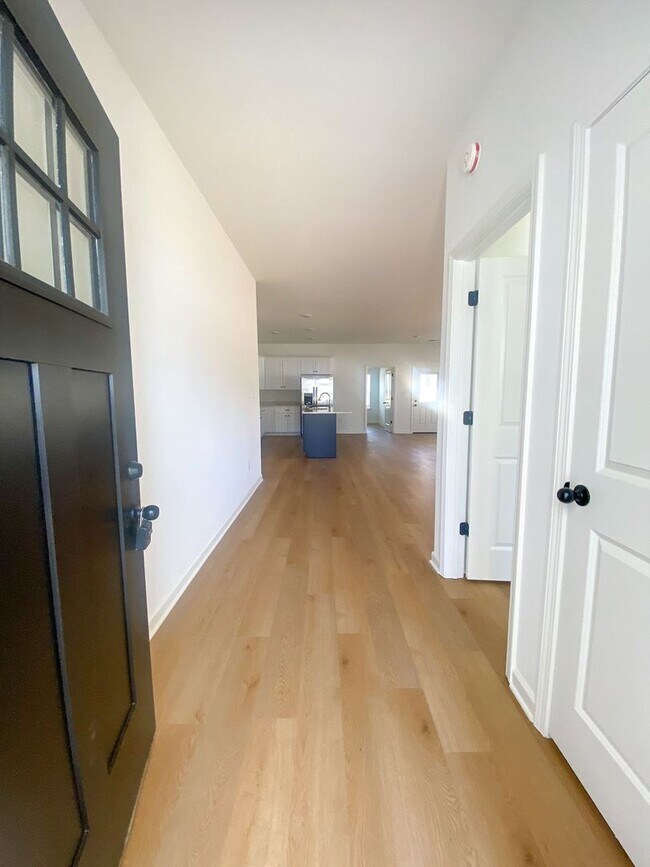 Building Photo - 4 bedroom 2 bath house built in 2024 in ne...