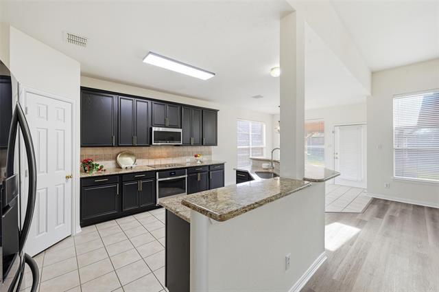 Building Photo - 1718 Clarke Springs Dr