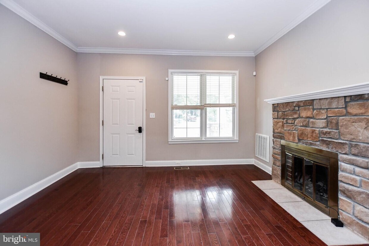 3818 37th Pl, Brentwood, MD 20722 House for Rent in Brentwood, MD