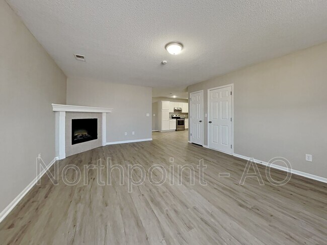 Foto del edificio - 314 NW Woodbury Dr