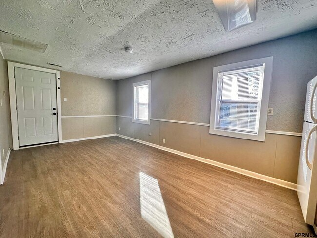 Building Photo - 2612 Van Buren St
