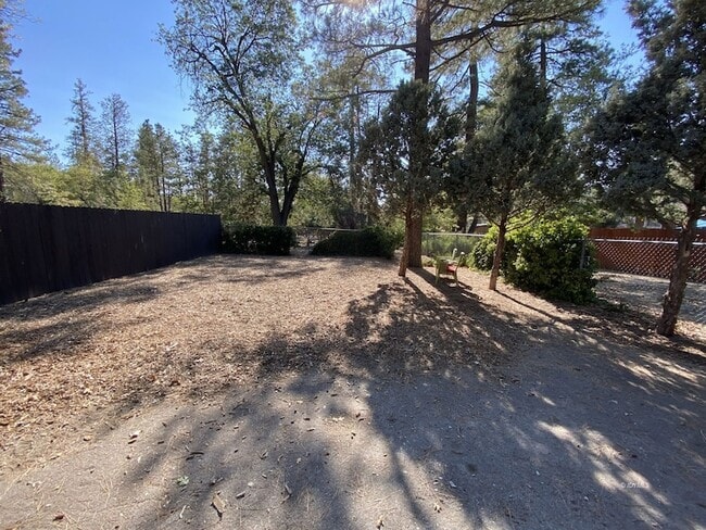 Building Photo - 26785 Cedar St