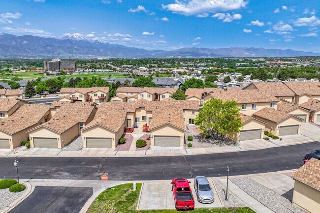 Foto del edificio - Available Now 3 Bed 3 Bath 2 Car Garage To...
