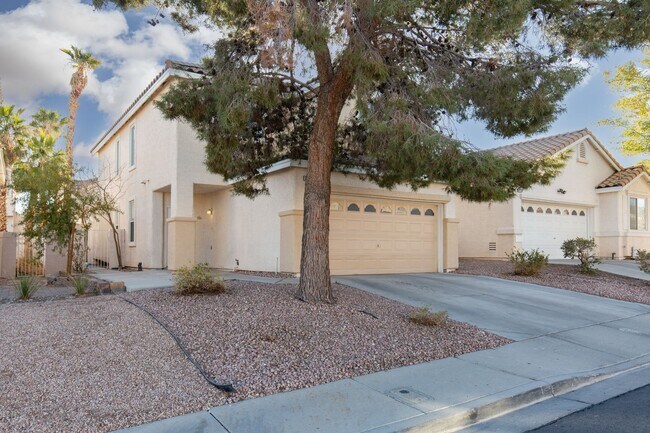 Foto del edificio - GREEN VALLEY - LARGE 4 BEDROOM, 2.5 BATH IN GATED PACIFIC GREENS COMMUNITY