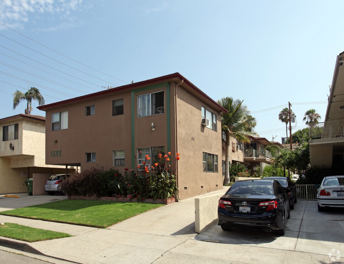 Primary Photo - 1506 Barry Ave