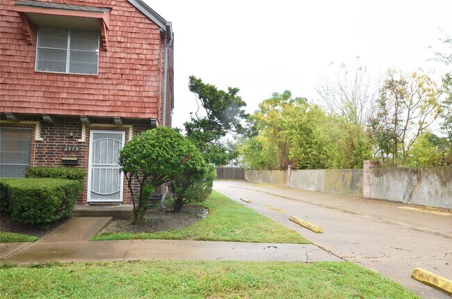 Foto del edificio - 2372 Triway Ln