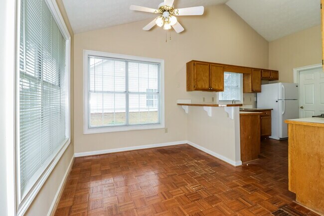 Building Photo - 641 Marble Arch Ave