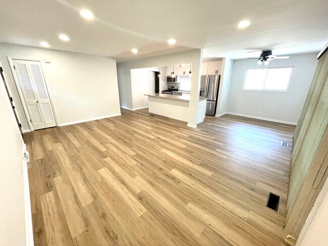 Foto del edificio - 535 Leclaire Ave