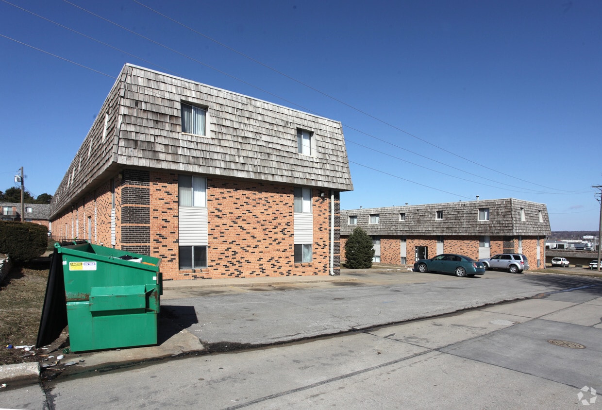 Building Photo - 4751 S 83rd St