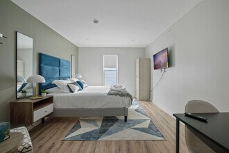 Building Photo - 89 Cottage St