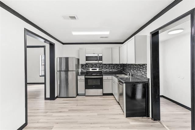 Building Photo - 2802 Spring Valley Dr