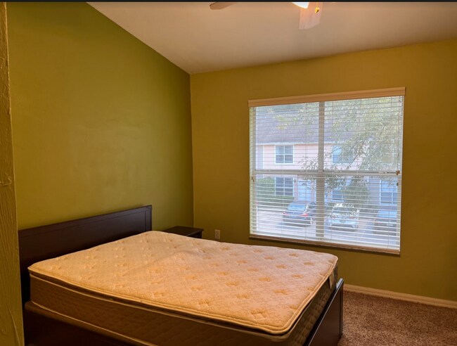 Building Photo - Brighton Park 405-4415 SW 34th Street